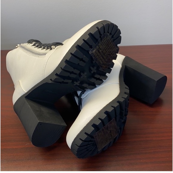 White Booties Chunky Heel 5.5 - Picture 6 of 7